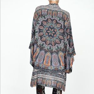 Novella Royale Hitchhiker Kimono